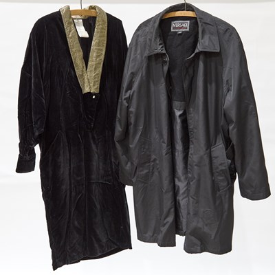 Lot 194 - A GIANNI VERSACE VELVET BLACK AND GOLD DRESS