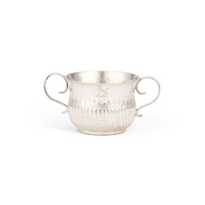 Lot 468 - A QUEEN ANNE SILVER MINIATURE PORRINGER