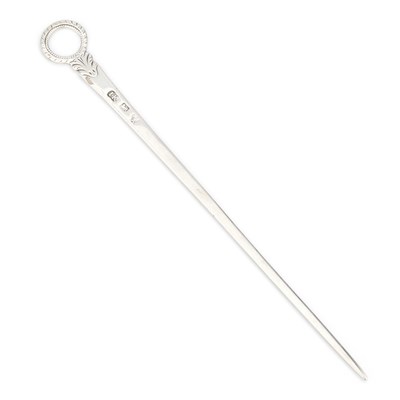 Lot 467 - A GEORGIAN PROVINCIAL SILVER POULTRY SKEWER