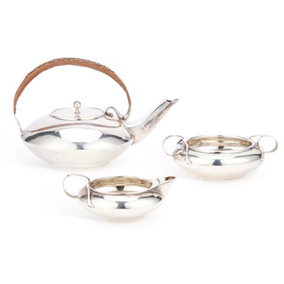 Lot 322 - AN ART NOUVEAU SILVER THREE-PIECE TEA SERVICE