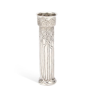 Lot 204 - AN EARLY 20TH CENTURY GERMAN SILVER VASE