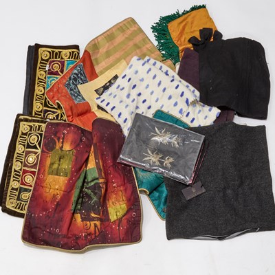 Lot 238 - A MIXED GROUP OF SOFT FURNISHINGS