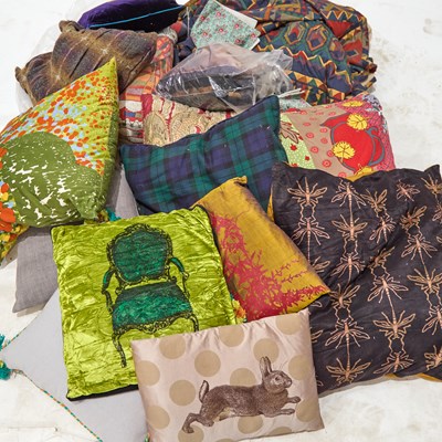 Lot 236 - A MIXED GROUP OF SOFT FURNISHINGS