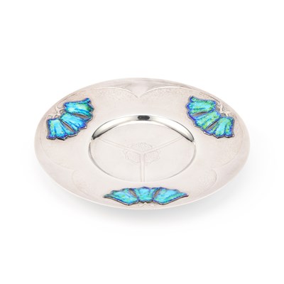 Lot 359 - AN ARTS AND CRAFTS SILVER AND ENAMEL DISH