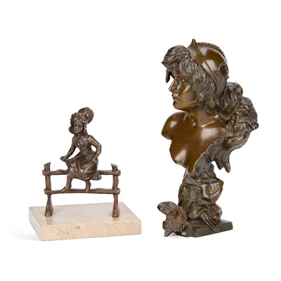 Lot 693 - A CONTINENTAL SCHOOL BRONZE BUST