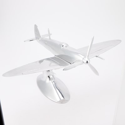 Lot 125 - A POLISHED ALUMINIUM SPITFIRE DESK MODEL