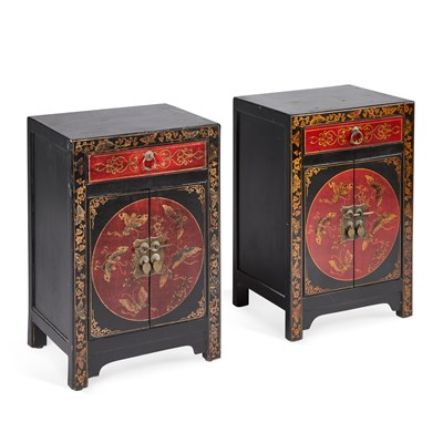 Lot 1032 - A PAIR OF CHINOISERIE LACQUER BEDSIDE CABINETS