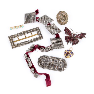 Lot 626 - A GROUP OF ANTIQUE JEWELLERY