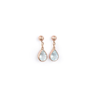 Lot 556 - A PAIR OF 9 CARAT GOLD AQUAMARINE EARRINGS