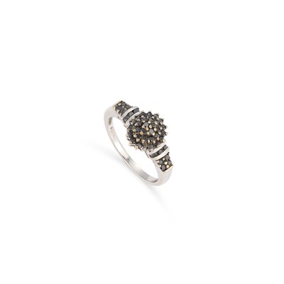 Lot 614 - A 9 CARAT WHITE GOLD BLACK DIAMOND CLUSTER RING