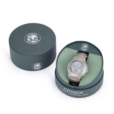 Lot 515 - A GENTS TITANIUM CITIZEN SKYHAWK BRACELET WATCH