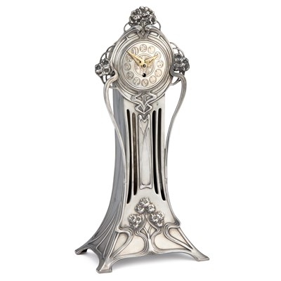 Lot 126 - WMF (WÜRTTEMBERGISCHE METALLWARENFABRIK), AN ART NOUVEAU ELECTRO-PLATED MANTEL CLOCK