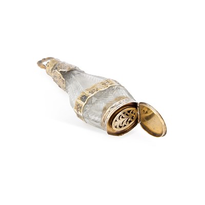 Lot 649 - A 19TH CENTURY SILVER-GILT AND ROCK CRYSTAL SCENT BOTTLE WITH INTEGRAL VINAIGRETTE