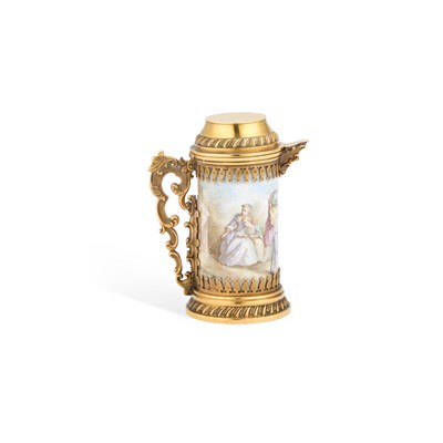 Lot 658 - A FINE VIENNESE SILVER-GILT AND ENAMEL NOVELTY SCENT BOTTLE