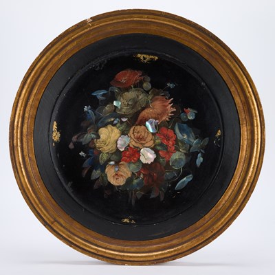 Lot 1089 - A VICTORIAN PAPIER-MÂCHÉ CIRCULAR WALL PLAQUE