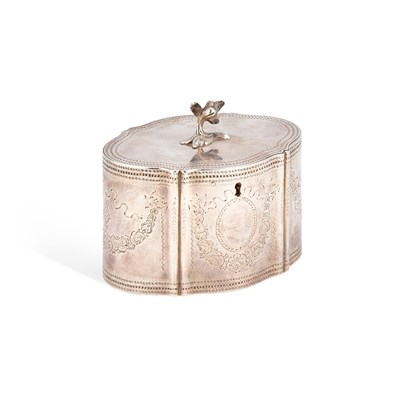 Lot 430 - A GEORGE III SILVER TEA CADDY
