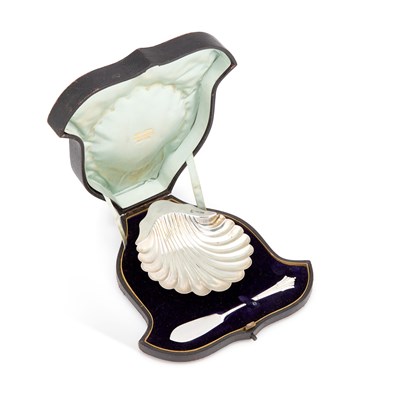 Lot 419 - A VICTORIA SILVER BUTTER SHELL