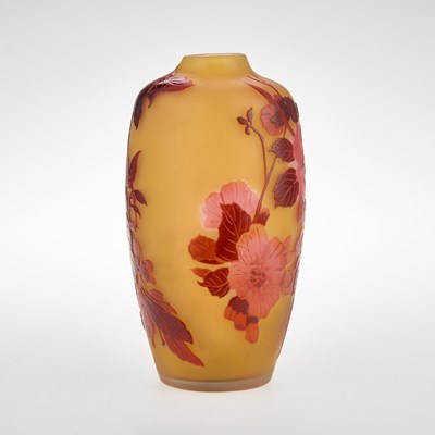 Lot 74 - ÉMILLE GALLÉ (1846-1904), A CAMEO GLASS VASE