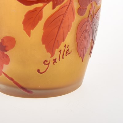 Lot 74 - ÉMILLE GALLÉ (1846-1904), A CAMEO GLASS VASE