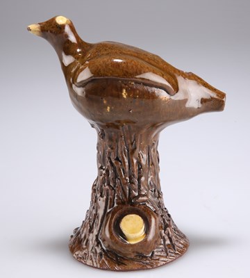 Lot 91 - AN EARLY 19TH CENTURY SLIPWARE BIRD WHISTLE