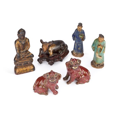 Lot 495 - A GROUP OF CHINESE AND SOUTHEAST ASIAN ARTICLES