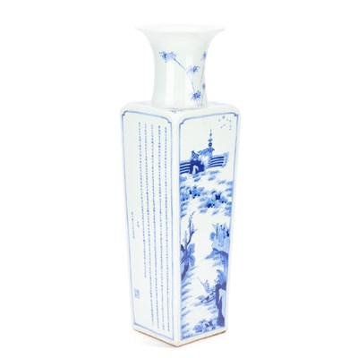 Lot 499 - A LARGE CHINESE BLUE AND WHITE PORCELAIN SQUARE-SECTION VASE