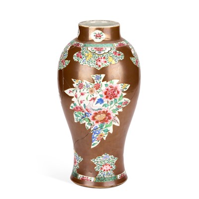 Lot 546 - A CHINESE FAMILLE VERTE PORCELAIN BALUSTER VASE