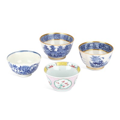 Lot 519 - FOUR PORCELAIN TEA BOWLS