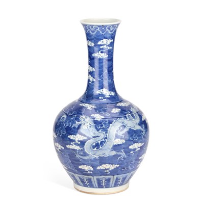 Lot 473 - A CHINESE BLUE AND WHITE PORCELAIN BOTTLE VASE