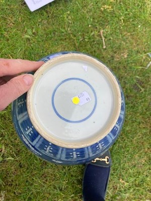 Lot 473 - A CHINESE BLUE AND WHITE PORCELAIN BOTTLE VASE