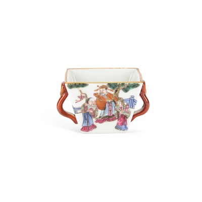 Lot 505 - A CHINESE FAMILLE ROSE SQUARE CUP WITH HANDLES
