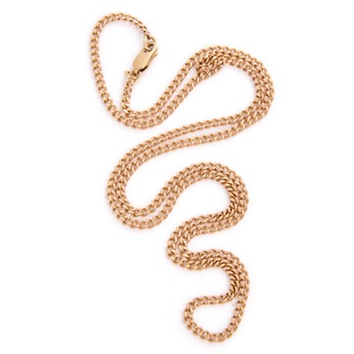 Lot 714A - A FLATTENED CURB LINK CHAIN NECKLACE