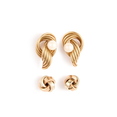 Lot 739A - TWO PAIRS OF STUD EARRINGS