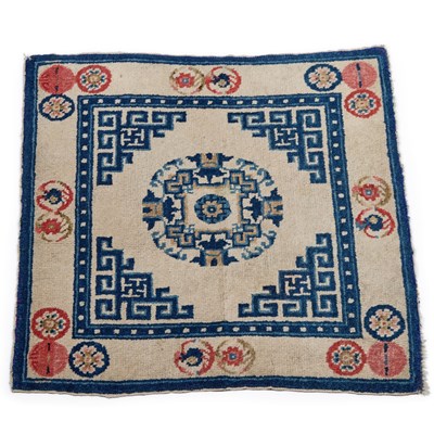 Lot 952 - A CHINESE BAOTOU RUG