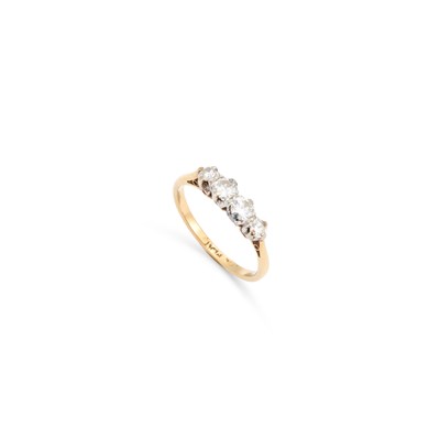 Lot 746 - A DIAMOND FOUR STONE RING