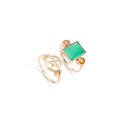 Lot 673 - TWO 9 CARAT GOLD RINGS