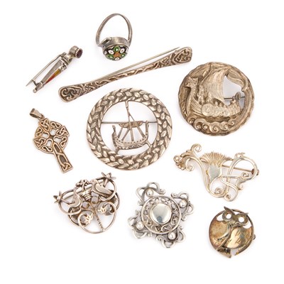 Lot 715 - A COLLECTION OF SILVER CELTIC JEWELLERY