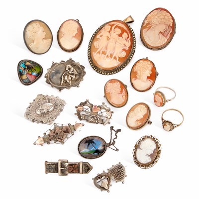 Lot 734 - A COLLECTION OF VICTORIAN AND LATER SILVER BROOCHES AND CAMEO JEWELLERY
