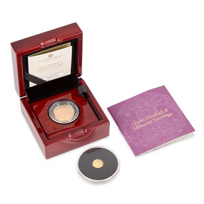 Lot 8 - A ROYAL MINT QUEEN ELIZABETH II MEMORIAL SOVEREIGN