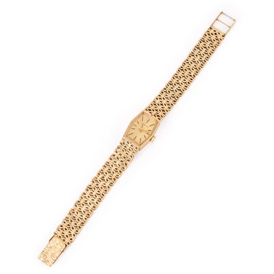 Lot 639 - A LADY'S 9CT GOLD MARVIN BRACELET WATCH