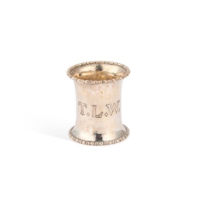 Lot 375 - OMAR RAMSDEN, AN ARTS AND CRAFTS SILVER NAPKIN RING