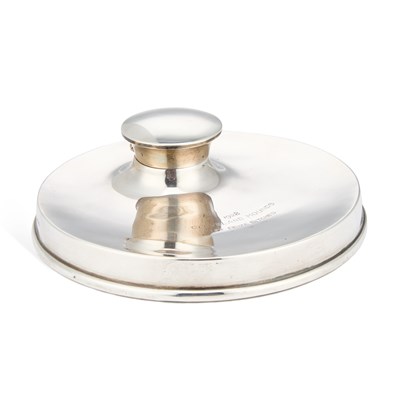 Lot 476 - A GEORGE V SILVER INKWELL