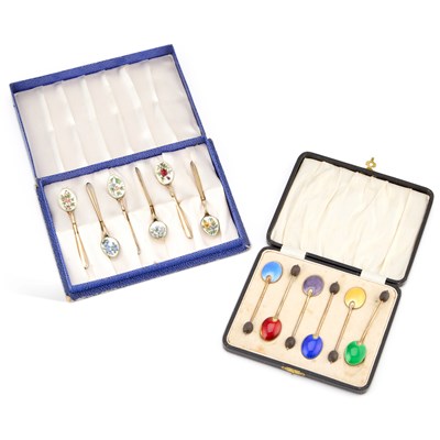 Lot 488 - TWO CASED SETS OF 20TH CENTURY SILVER AND ENAMEL SPOONS