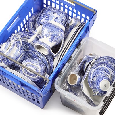 Lot 256 - A LARGE QUANTITY OF SPODE ITALIAN WARES