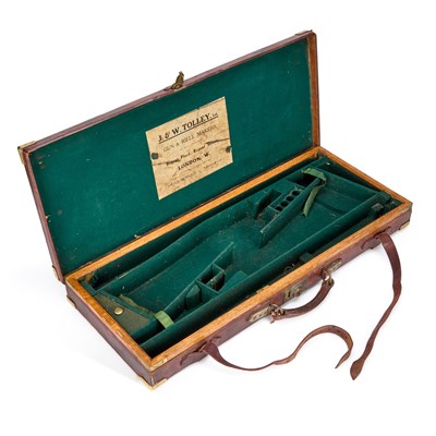 Lot 1018 - A LEATHER DOUBLE SHOTGUN CASE