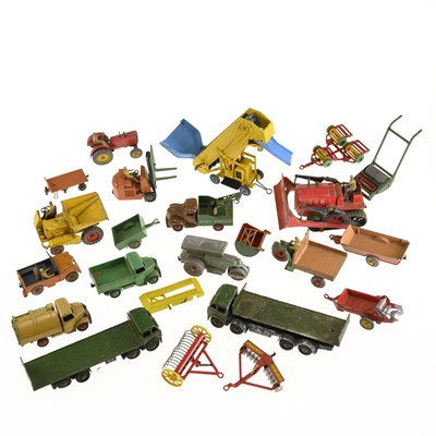 Lot 17 - A COLLECTION OF DINKY DIECAST MODELS