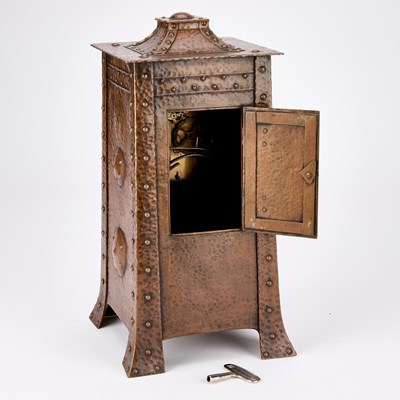 Lot 298 - AN ARTS AND CRAFTS COPPER CLOCK