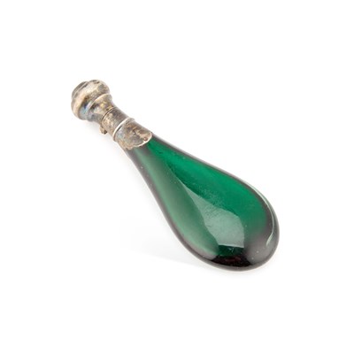 Lot 306 - A CONTINENTAL SILVER-MOUNTED GREEN GLASS SCENT BOTTLE