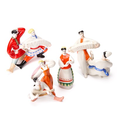 Lot 117 - A GROUP OF SOVIET PORCELAIN FIGURES