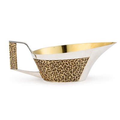 Lot 346 - AN ELIZABETH II SILVER PARCEL-GILT SAUCE BOAT